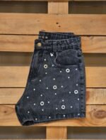 short Jeans Black Com Aplicação - Imagem 4