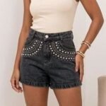 Short Jeans Black Com Aplicação No Bolso
