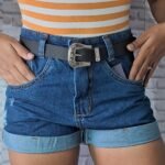 Short Jeans Com Cinto Preto